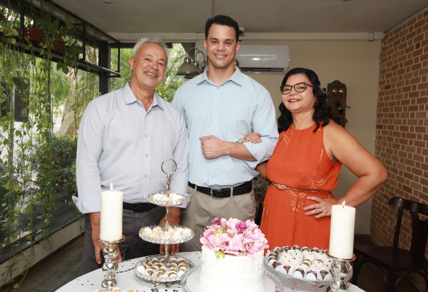 CASAMENTO CIVIL DE VITOR LIMA E CAROLINA GISMENE - Eloisa Mattos