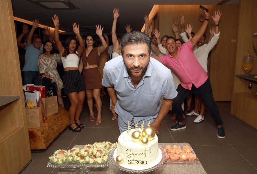 BIRTHDAY AT SUNSET – SÉRGIO AZEM - Eloisa Mattos