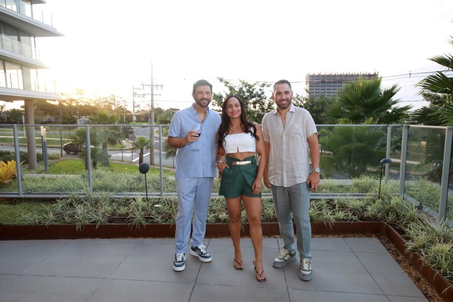 BIRTHDAY AT SUNSET – SÉRGIO AZEM - Eloisa Mattos