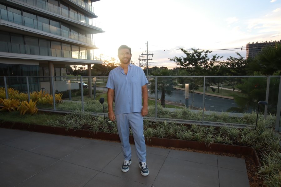 BIRTHDAY AT SUNSET – SÉRGIO AZEM - Eloisa Mattos