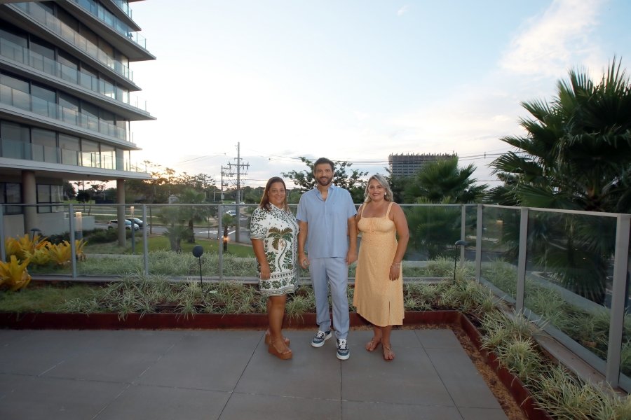BIRTHDAY AT SUNSET – SÉRGIO AZEM - Eloisa Mattos