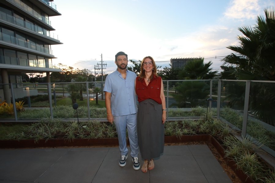 BIRTHDAY AT SUNSET – SÉRGIO AZEM - Eloisa Mattos