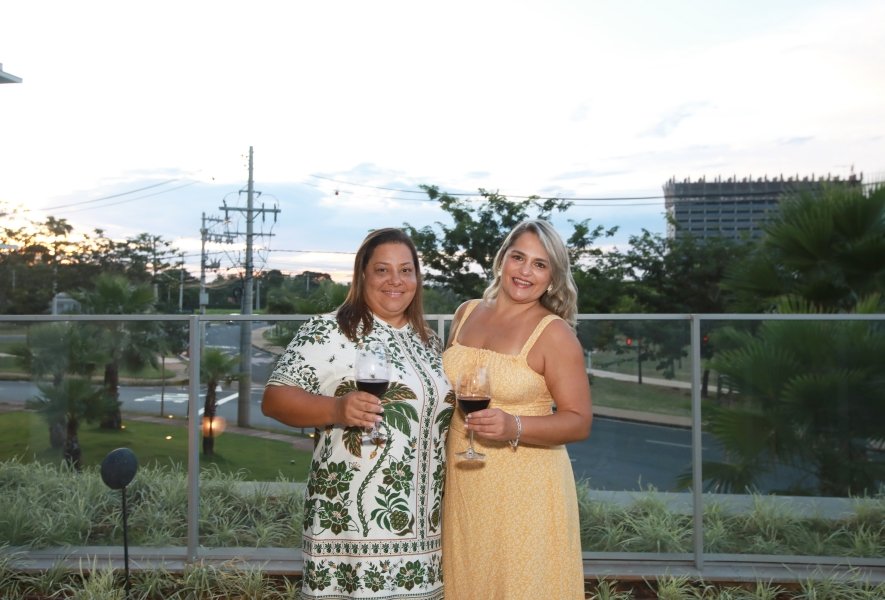 BIRTHDAY AT SUNSET – SÉRGIO AZEM - Eloisa Mattos