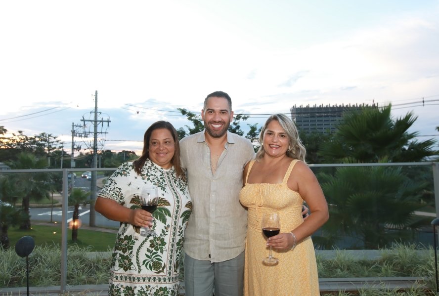 BIRTHDAY AT SUNSET – SÉRGIO AZEM - Eloisa Mattos