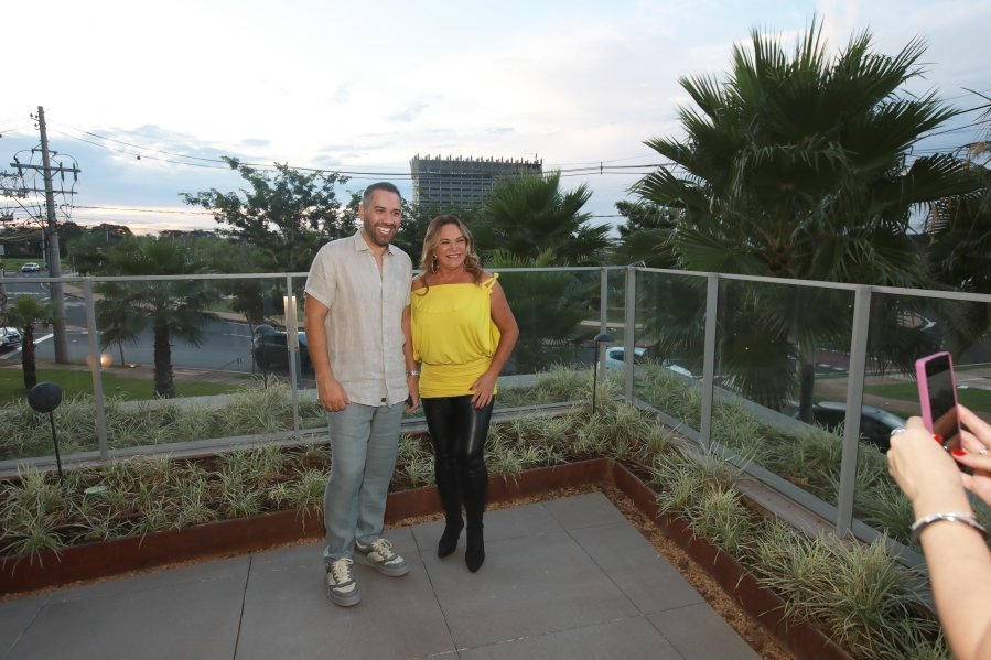 BIRTHDAY AT SUNSET – SÉRGIO AZEM - Eloisa Mattos
