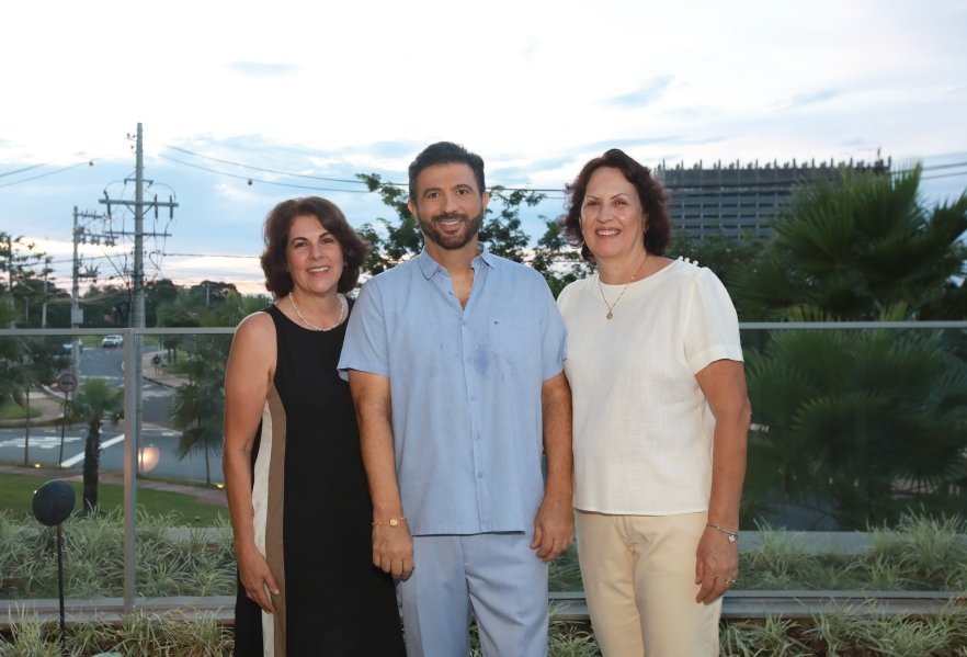 BIRTHDAY AT SUNSET – SÉRGIO AZEM - Eloisa Mattos