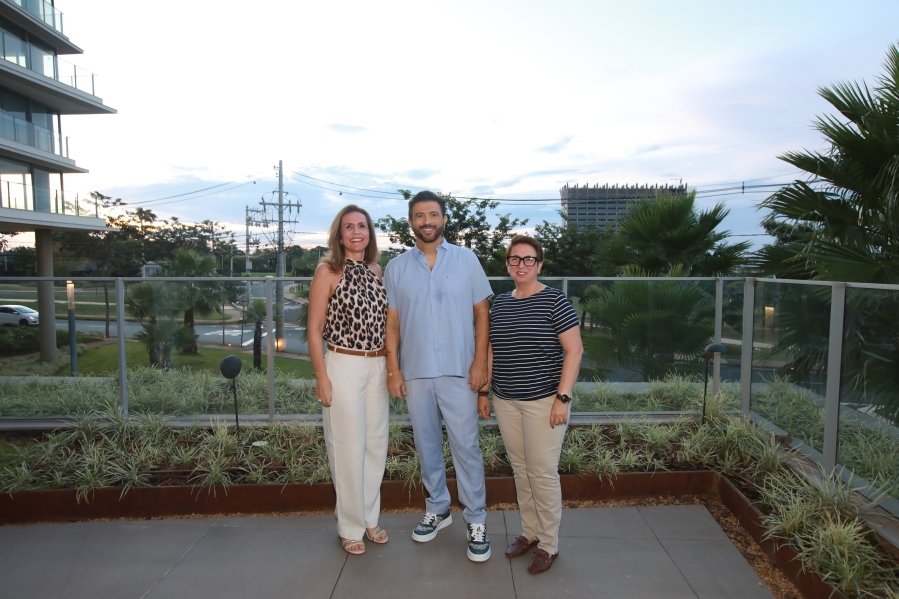 BIRTHDAY AT SUNSET – SÉRGIO AZEM - Eloisa Mattos
