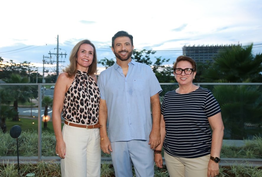 BIRTHDAY AT SUNSET – SÉRGIO AZEM - Eloisa Mattos