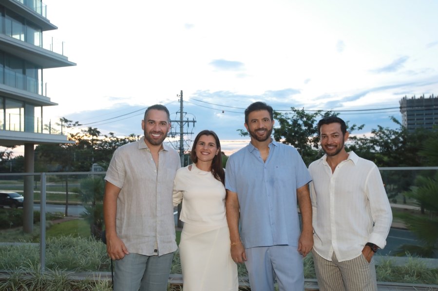 BIRTHDAY AT SUNSET – SÉRGIO AZEM - Eloisa Mattos