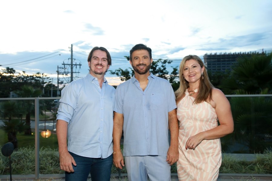BIRTHDAY AT SUNSET – SÉRGIO AZEM - Eloisa Mattos