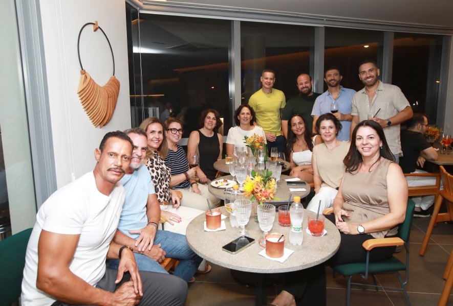 BIRTHDAY AT SUNSET – SÉRGIO AZEM - Eloisa Mattos