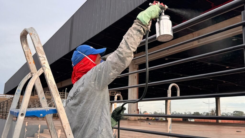 Votu International Rodeo: Montagem de Megaestrutura Mobiliza Cerca de 300 Profissionais