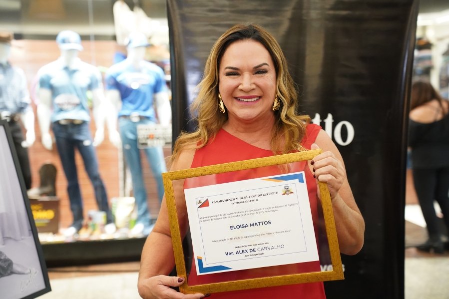 COQUETEL DE ABERTURA DA 17ª EDIÇÃO DA EXPOSIÇÃO FOTOGRÁFICA “MÃES E FILHOS EM FOCO” RIOPRETO SHOPPING CENTER - Eloisa Mattos