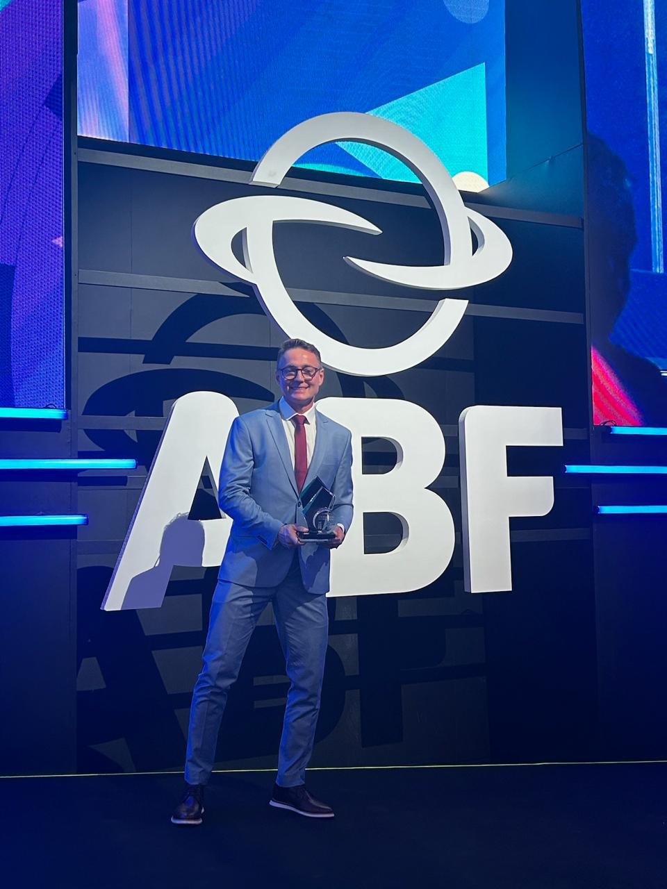 BELLA CAPRI RECEBE HOJE SELO DE EXCELÊNCIA EM FRANCHISING 2025