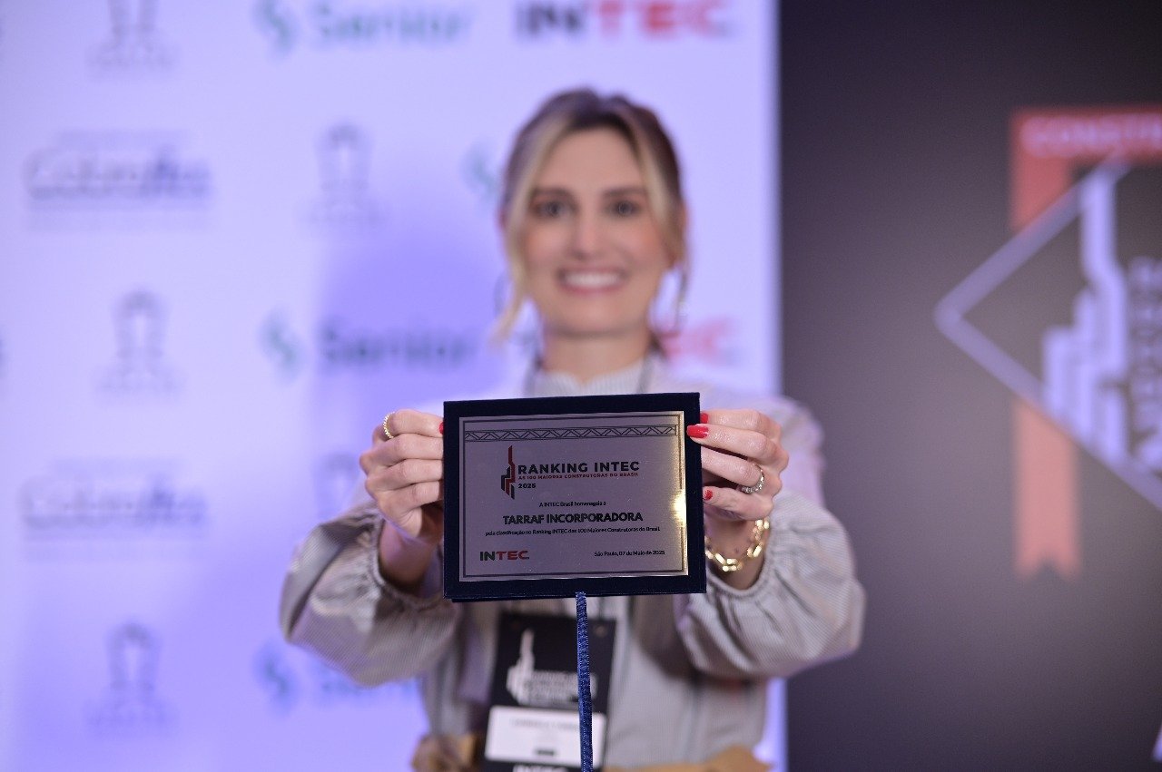 TARRAF RECEBE PREMIAÇÃO ENTRE AS MAIORES CONSTRUTORAS DO BRASIL