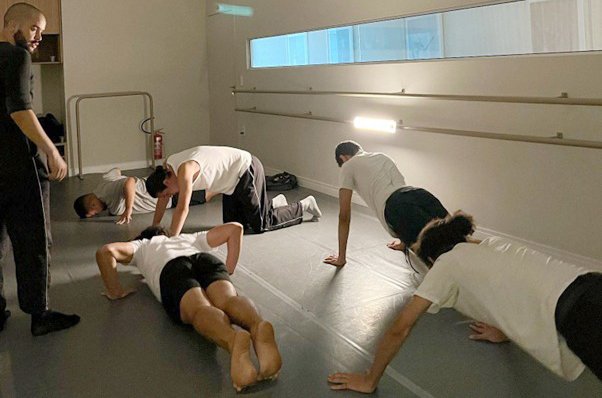 COMPANHIA AZUL CELESTE PROMOVE ENSAIO ABERTO DO ESPETÁCULO CURA, DA CIA INCENDIÁRIOS, COM ENTRADA GRATUITA