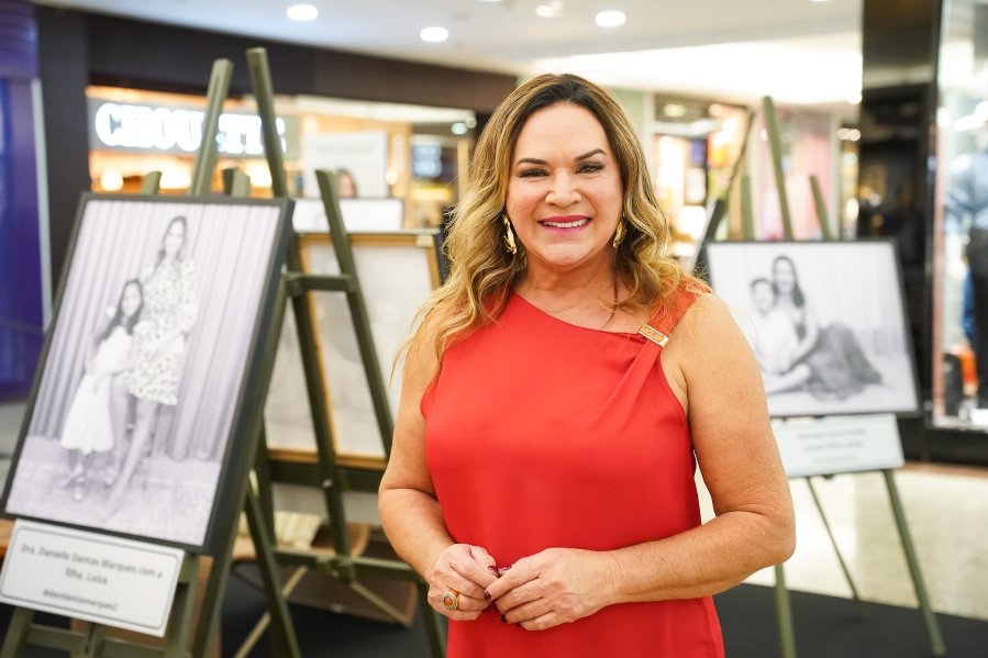 COQUETEL DE ABERTURA DA 17ª EDIÇÃO DA EXPOSIÇÃO FOTOGRÁFICA “MÃES E FILHOS EM FOCO” RIOPRETO SHOPPING CENTER - Eloisa Mattos