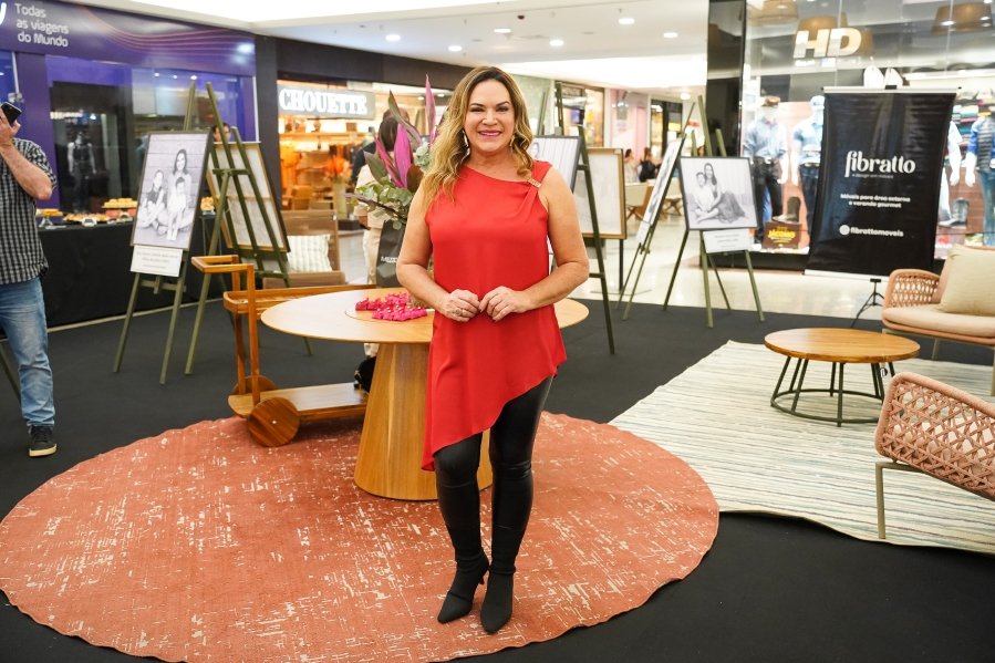 COQUETEL DE ABERTURA DA 17ª EDIÇÃO DA EXPOSIÇÃO FOTOGRÁFICA “MÃES E FILHOS EM FOCO” RIOPRETO SHOPPING CENTER - Eloisa Mattos