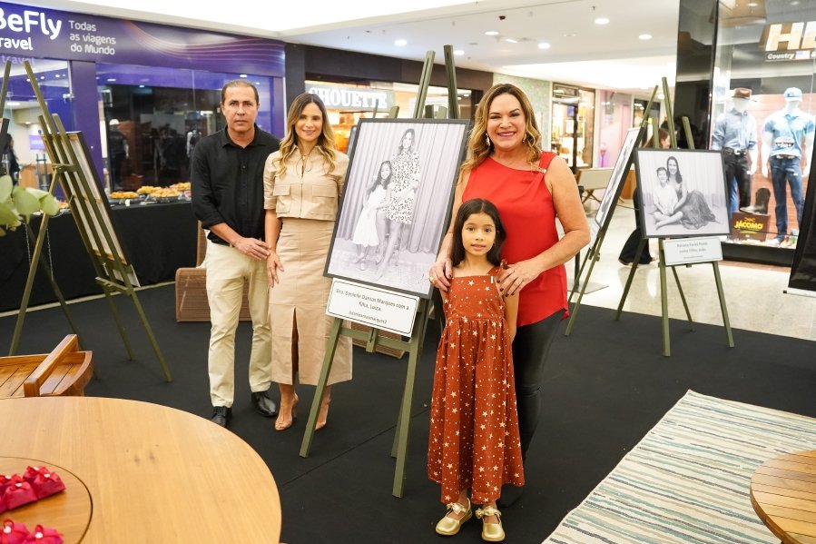 COQUETEL DE ABERTURA DA 17ª EDIÇÃO DA EXPOSIÇÃO FOTOGRÁFICA “MÃES E FILHOS EM FOCO” RIOPRETO SHOPPING CENTER - Eloisa Mattos