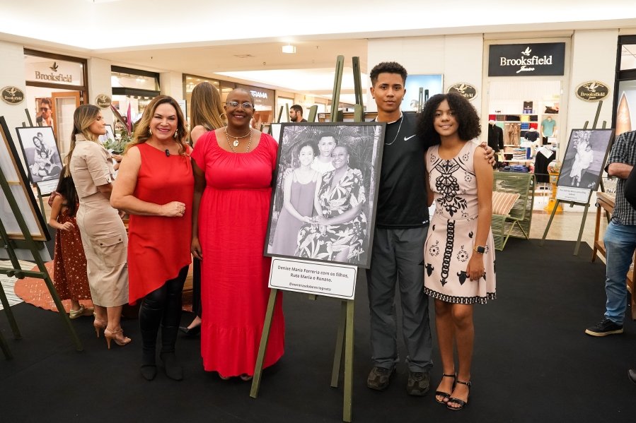 COQUETEL DE ABERTURA DA 17ª EDIÇÃO DA EXPOSIÇÃO FOTOGRÁFICA “MÃES E FILHOS EM FOCO” RIOPRETO SHOPPING CENTER - Eloisa Mattos