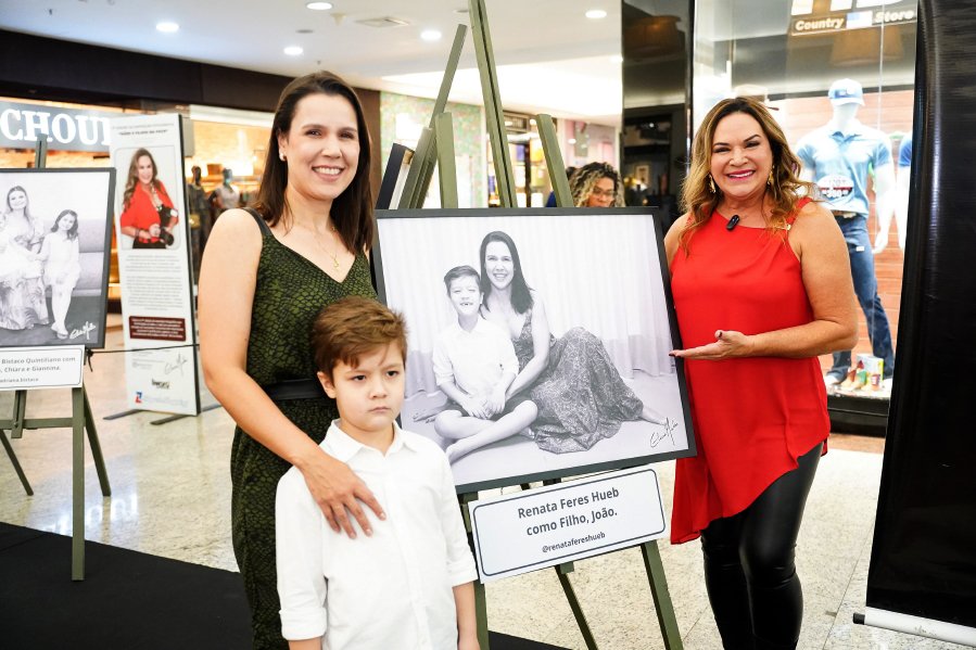 COQUETEL DE ABERTURA DA 17ª EDIÇÃO DA EXPOSIÇÃO FOTOGRÁFICA “MÃES E FILHOS EM FOCO” RIOPRETO SHOPPING CENTER - Eloisa Mattos