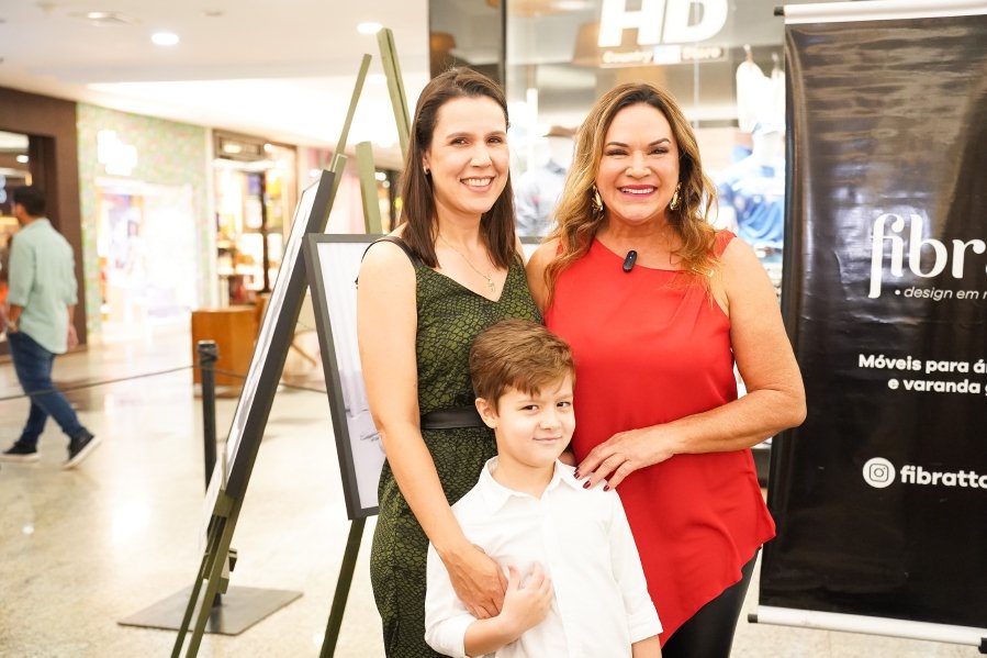 COQUETEL DE ABERTURA DA 17ª EDIÇÃO DA EXPOSIÇÃO FOTOGRÁFICA “MÃES E FILHOS EM FOCO” RIOPRETO SHOPPING CENTER - Eloisa Mattos