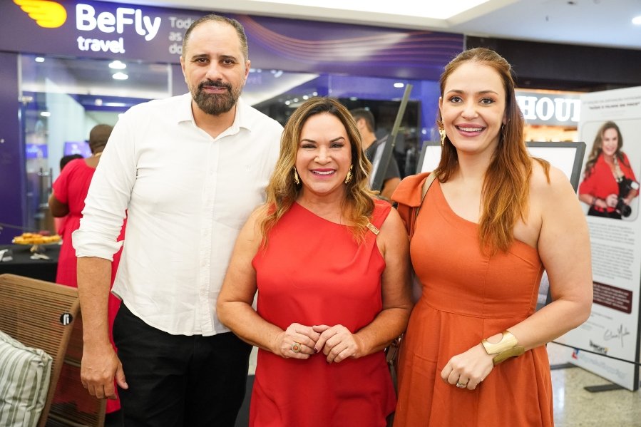 COQUETEL DE ABERTURA DA 17ª EDIÇÃO DA EXPOSIÇÃO FOTOGRÁFICA “MÃES E FILHOS EM FOCO” RIOPRETO SHOPPING CENTER - Eloisa Mattos