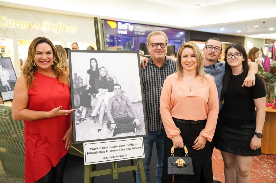 COQUETEL DE ABERTURA DA 17ª EDIÇÃO DA EXPOSIÇÃO FOTOGRÁFICA “MÃES E FILHOS EM FOCO” RIOPRETO SHOPPING CENTER - Eloisa Mattos