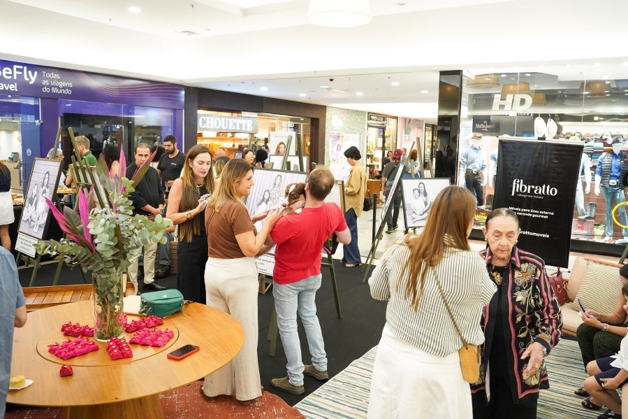 COQUETEL DE ABERTURA DA 17ª EDIÇÃO DA EXPOSIÇÃO FOTOGRÁFICA “MÃES E FILHOS EM FOCO” RIOPRETO SHOPPING CENTER - Eloisa Mattos