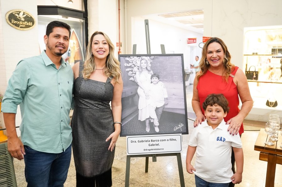 COQUETEL DE ABERTURA DA 17ª EDIÇÃO DA EXPOSIÇÃO FOTOGRÁFICA “MÃES E FILHOS EM FOCO” RIOPRETO SHOPPING CENTER - Eloisa Mattos