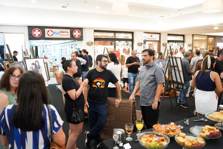 COQUETEL DE ABERTURA DA 17ª EDIÇÃO DA EXPOSIÇÃO FOTOGRÁFICA “MÃES E FILHOS EM FOCO” RIOPRETO SHOPPING CENTER - Eloisa Mattos