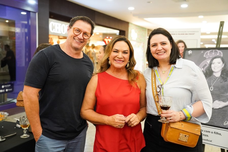 COQUETEL DE ABERTURA DA 17ª EDIÇÃO DA EXPOSIÇÃO FOTOGRÁFICA “MÃES E FILHOS EM FOCO” RIOPRETO SHOPPING CENTER - Eloisa Mattos