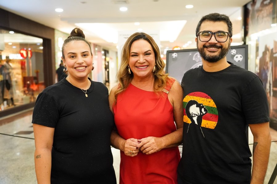 COQUETEL DE ABERTURA DA 17ª EDIÇÃO DA EXPOSIÇÃO FOTOGRÁFICA “MÃES E FILHOS EM FOCO” RIOPRETO SHOPPING CENTER - Eloisa Mattos