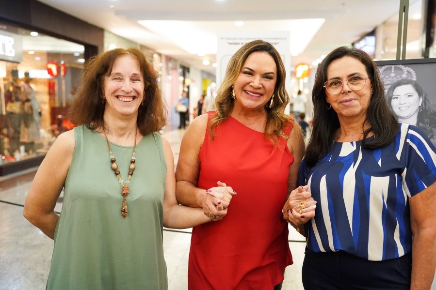 COQUETEL DE ABERTURA DA 17ª EDIÇÃO DA EXPOSIÇÃO FOTOGRÁFICA “MÃES E FILHOS EM FOCO” RIOPRETO SHOPPING CENTER - Eloisa Mattos