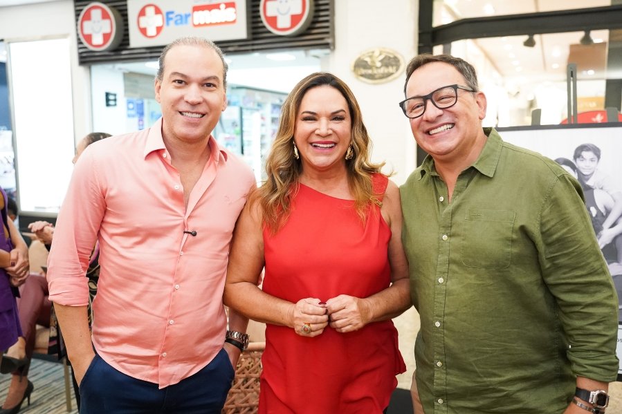 COQUETEL DE ABERTURA DA 17ª EDIÇÃO DA EXPOSIÇÃO FOTOGRÁFICA “MÃES E FILHOS EM FOCO” RIOPRETO SHOPPING CENTER - Eloisa Mattos
