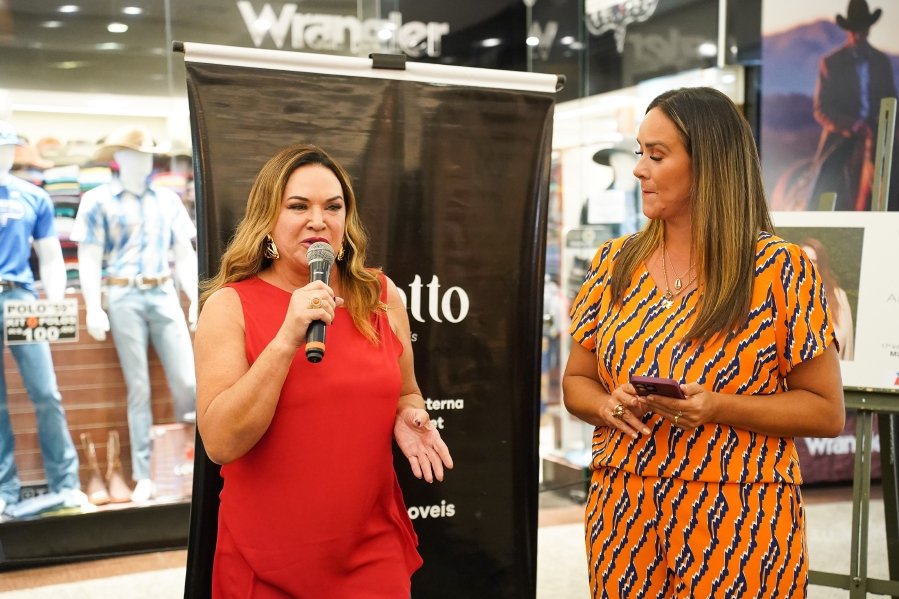 COQUETEL DE ABERTURA DA 17ª EDIÇÃO DA EXPOSIÇÃO FOTOGRÁFICA “MÃES E FILHOS EM FOCO” RIOPRETO SHOPPING CENTER - Eloisa Mattos