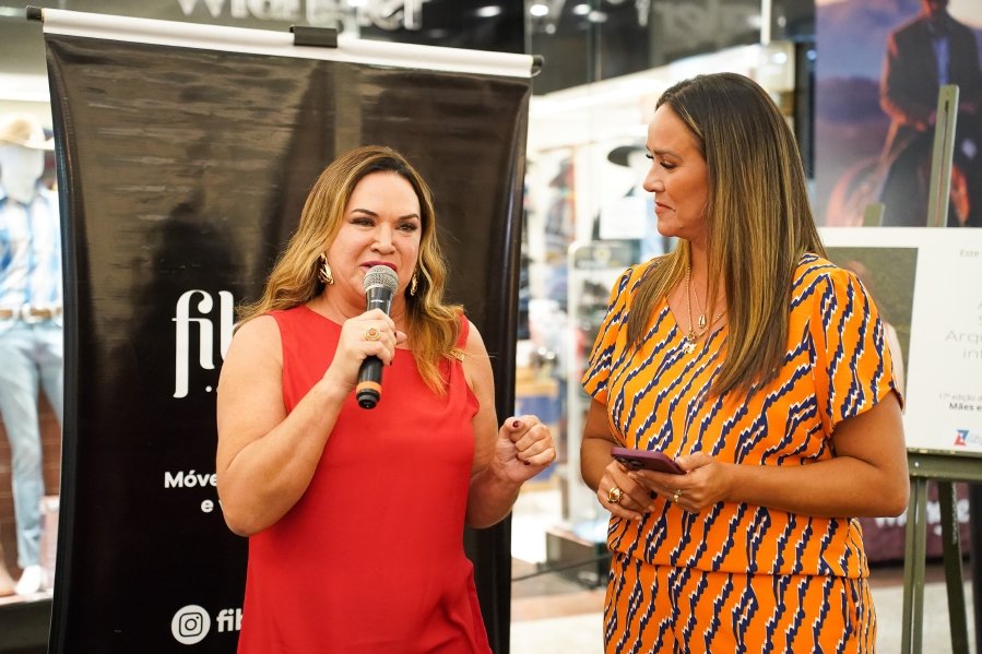 COQUETEL DE ABERTURA DA 17ª EDIÇÃO DA EXPOSIÇÃO FOTOGRÁFICA “MÃES E FILHOS EM FOCO” RIOPRETO SHOPPING CENTER - Eloisa Mattos