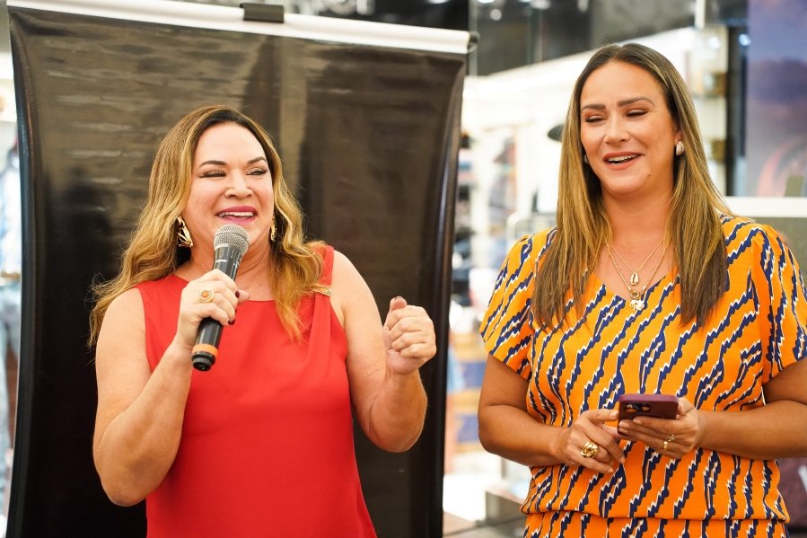 COQUETEL DE ABERTURA DA 17ª EDIÇÃO DA EXPOSIÇÃO FOTOGRÁFICA “MÃES E FILHOS EM FOCO” RIOPRETO SHOPPING CENTER - Eloisa Mattos
