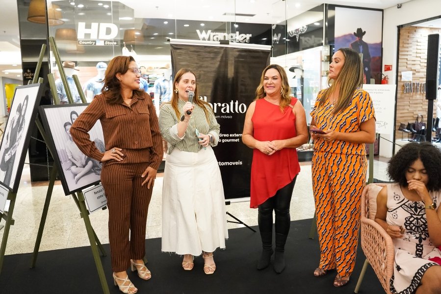 COQUETEL DE ABERTURA DA 17ª EDIÇÃO DA EXPOSIÇÃO FOTOGRÁFICA “MÃES E FILHOS EM FOCO” RIOPRETO SHOPPING CENTER - Eloisa Mattos