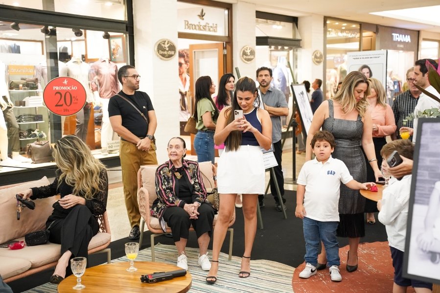 COQUETEL DE ABERTURA DA 17ª EDIÇÃO DA EXPOSIÇÃO FOTOGRÁFICA “MÃES E FILHOS EM FOCO” RIOPRETO SHOPPING CENTER - Eloisa Mattos