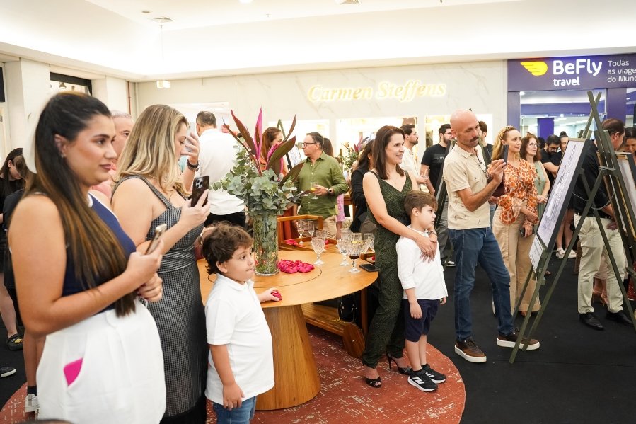 COQUETEL DE ABERTURA DA 17ª EDIÇÃO DA EXPOSIÇÃO FOTOGRÁFICA “MÃES E FILHOS EM FOCO” RIOPRETO SHOPPING CENTER - Eloisa Mattos