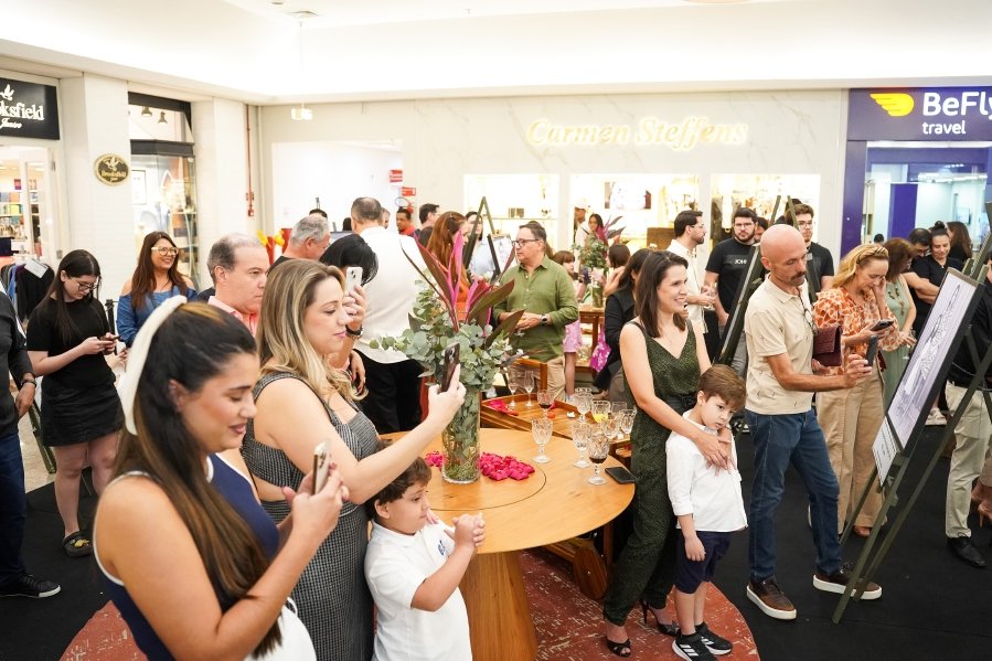COQUETEL DE ABERTURA DA 17ª EDIÇÃO DA EXPOSIÇÃO FOTOGRÁFICA “MÃES E FILHOS EM FOCO” RIOPRETO SHOPPING CENTER - Eloisa Mattos