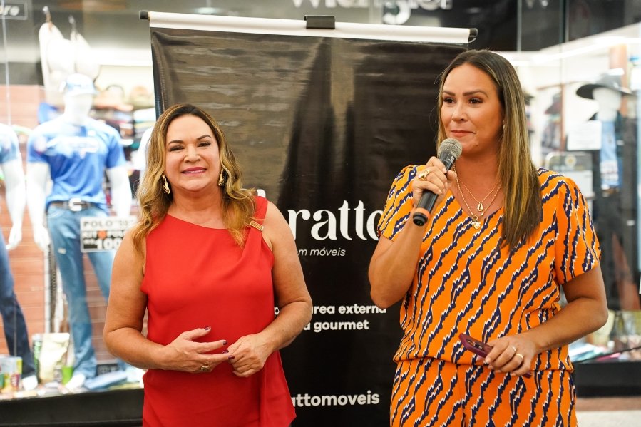 COQUETEL DE ABERTURA DA 17ª EDIÇÃO DA EXPOSIÇÃO FOTOGRÁFICA “MÃES E FILHOS EM FOCO” RIOPRETO SHOPPING CENTER - Eloisa Mattos