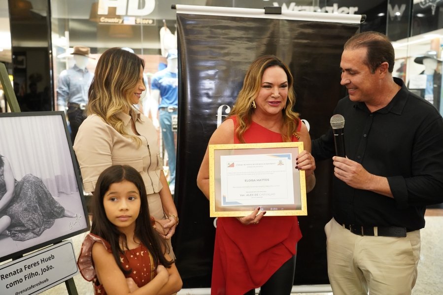COQUETEL DE ABERTURA DA 17ª EDIÇÃO DA EXPOSIÇÃO FOTOGRÁFICA “MÃES E FILHOS EM FOCO” RIOPRETO SHOPPING CENTER - Eloisa Mattos