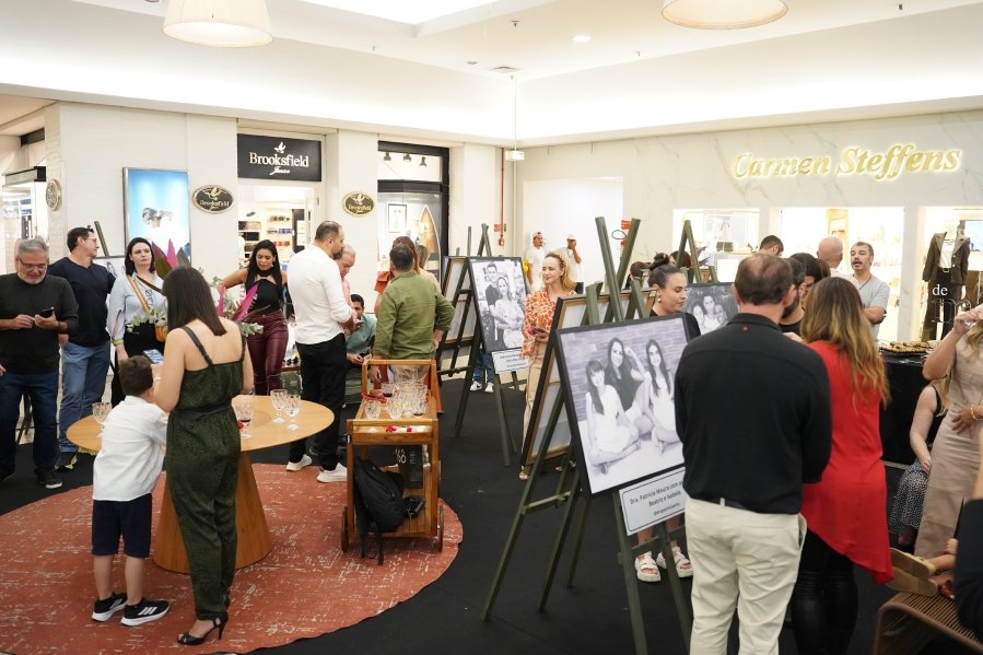 COQUETEL DE ABERTURA DA 17ª EDIÇÃO DA EXPOSIÇÃO FOTOGRÁFICA “MÃES E FILHOS EM FOCO” RIOPRETO SHOPPING CENTER - Eloisa Mattos