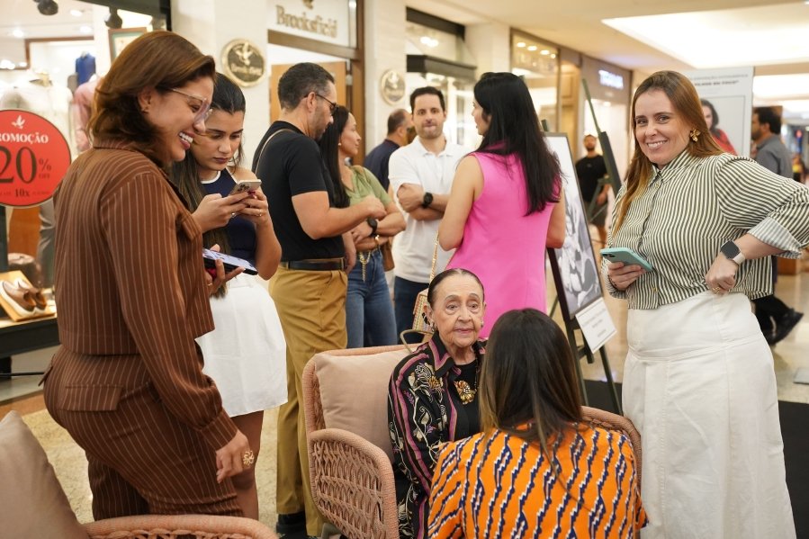 COQUETEL DE ABERTURA DA 17ª EDIÇÃO DA EXPOSIÇÃO FOTOGRÁFICA “MÃES E FILHOS EM FOCO” RIOPRETO SHOPPING CENTER - Eloisa Mattos