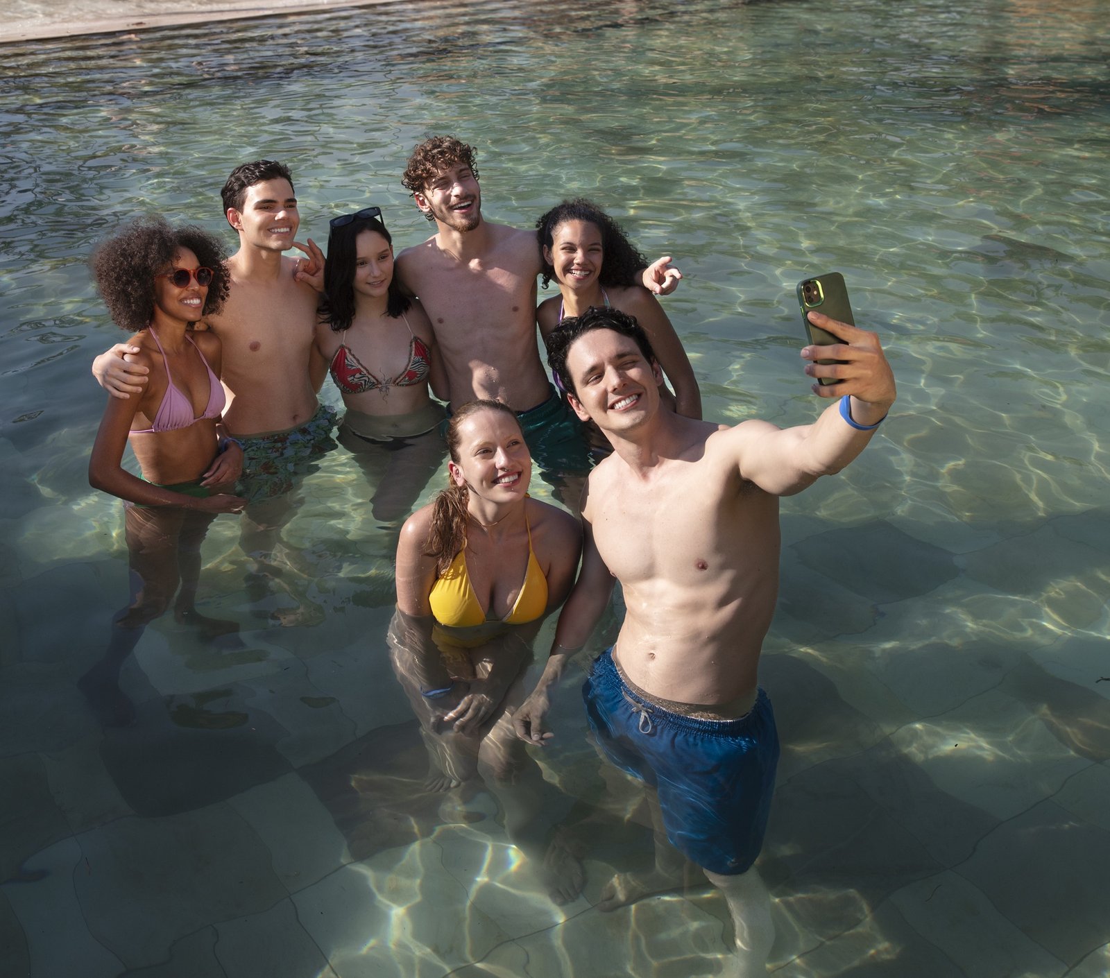 NA PROMOÇÃO HOT NIVER, PASSAPORTE HOT BEACH FREE TEM DESCONTO DE 60% PARA RENOVAÇÃO E 40% PARA NOVA AQUISIÇÃO - Eloisa Mattos