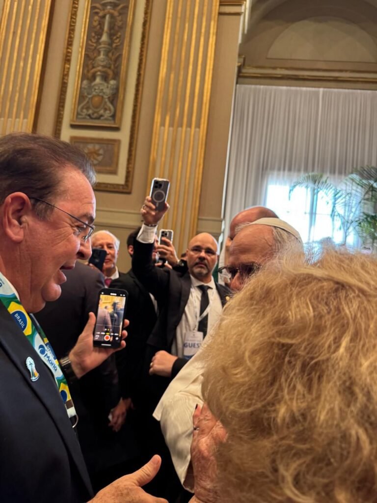 Deputado Luiz Carlos Motta Participa de Audiência e Celebração com o Papa Leão XIV no Vaticano