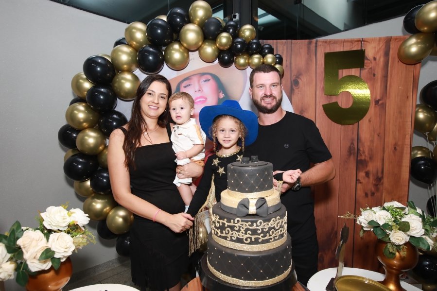 ANIVERSÁRIO DE MANUELLA CALDAS F. VIEIRA, 5 ANOS – TEMA: “ANA CASTELA” - Eloisa Mattos