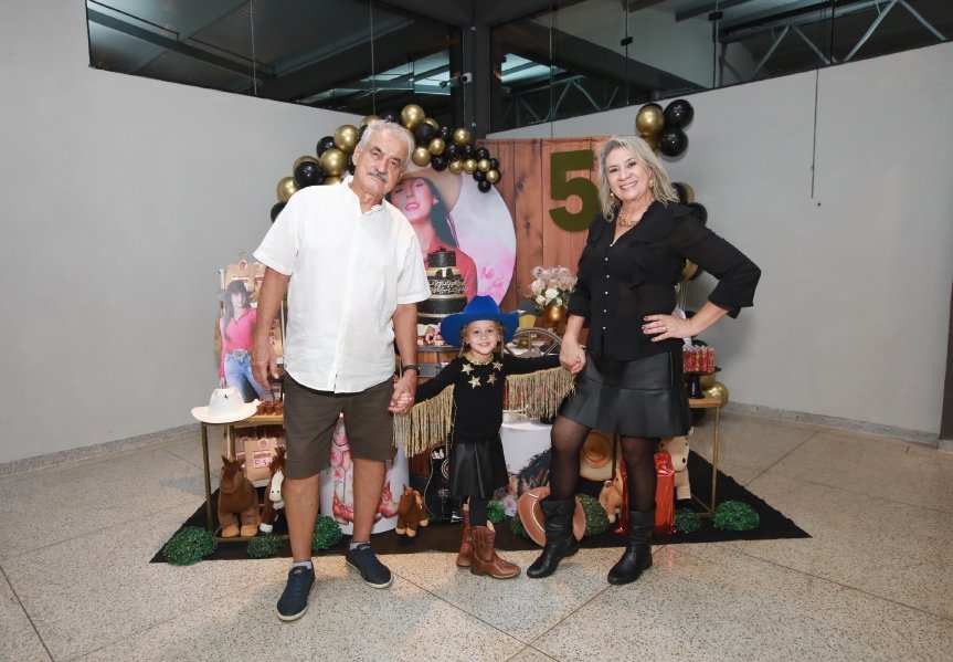 ANIVERSÁRIO DE MANUELLA CALDAS F. VIEIRA, 5 ANOS – TEMA: “ANA CASTELA” - Eloisa Mattos